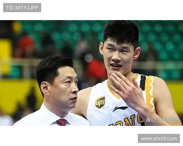 胡金秋:从青涩新星到篮球场上的璀璨明星之路 胡金秋:从青涩新星到篮球场上的璀璨明星之路