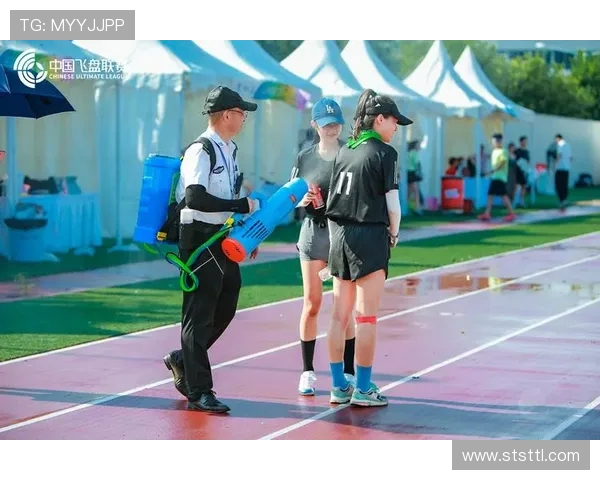 南京飞盘队与杭州飞盘队对决后的精彩节奏分析与战术总结
